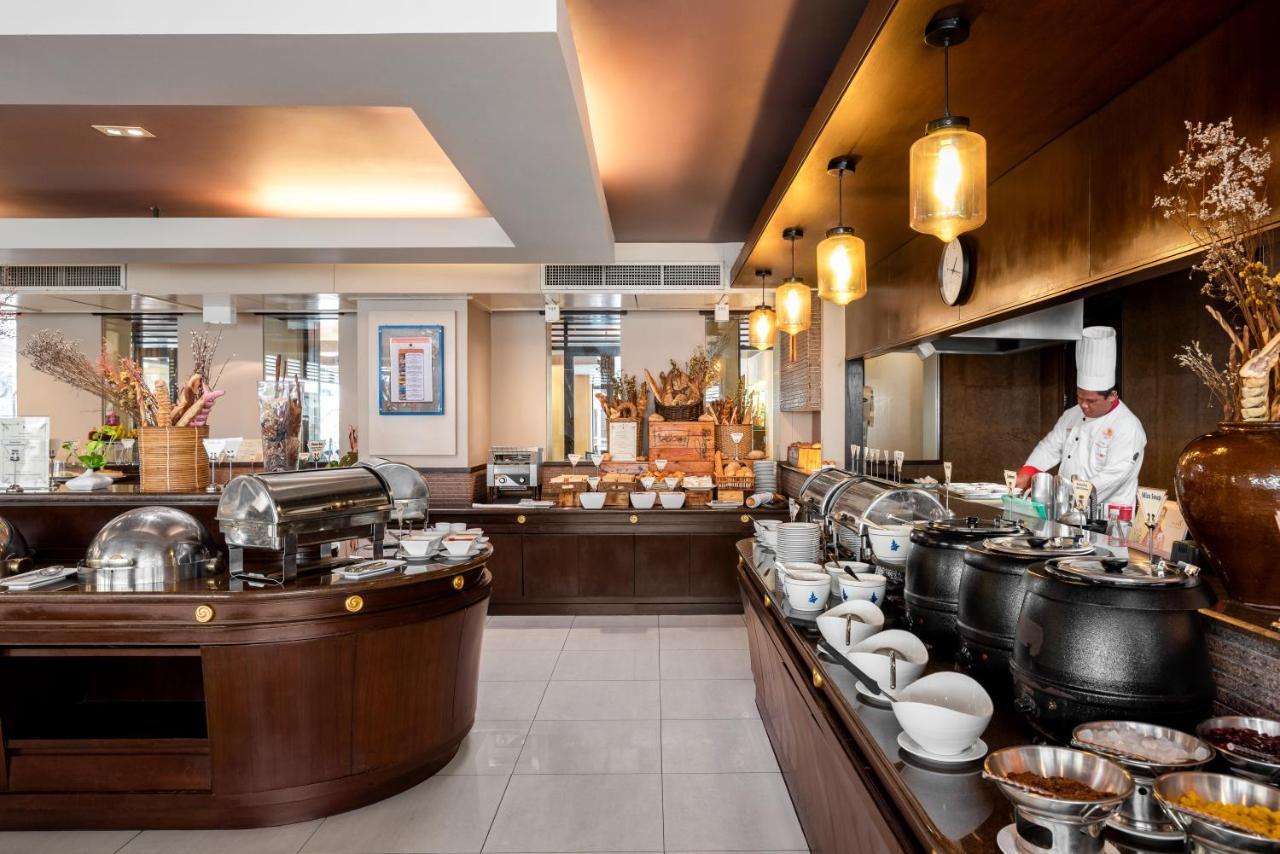 Patong Paragon Resort & Spa Sha Extra Plus Εξωτερικό φωτογραφία The buffet at the hotel